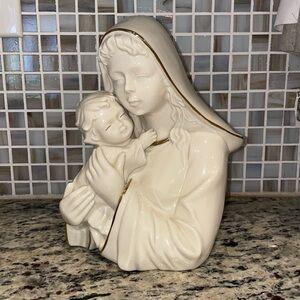 Mikasa Madonna child figurine
